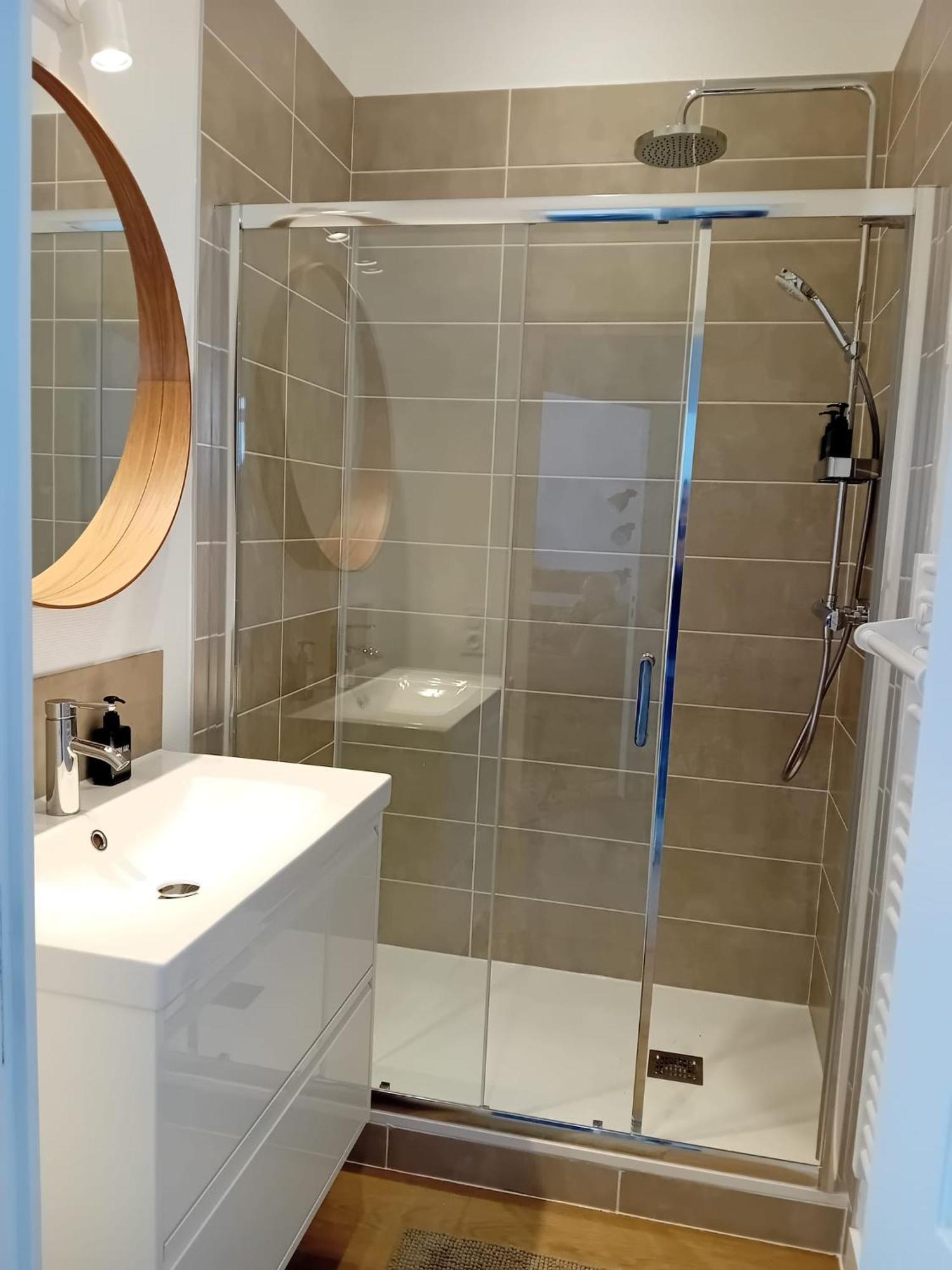 102 - Appart Renove Avec Grand Salon Et 1 Chambre - Tram Et Clinique Mutualiste A 1 Min Гренобль Экстерьер фото